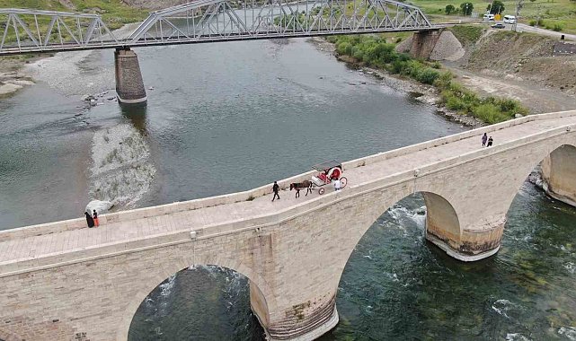 Palu'yu ziyaret edenler tarihi ilçeyi artık faytonla gezebilecek