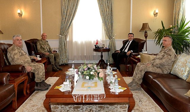 Paşalardan Vali Memiş'e ziyaret