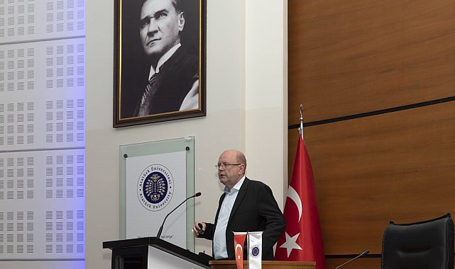 Prof. Dr. Ingo eilks, Atatürk Üniversitesinde sunum yaptı