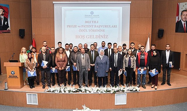 Rektör Çakmak proje ve patent desteği alan akademisyenlerle bir araya geldi