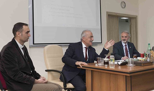 Rektör Çomaklı Hukuk, İktisadi ve İdari Bilimler İle Mimarlık ve Tasarım Fakültelerini ziyaret etti