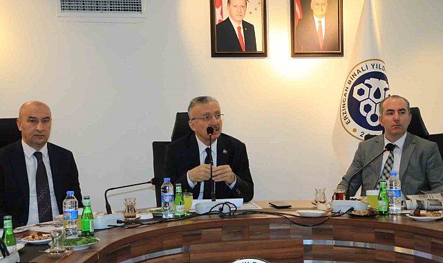 Rektör Prof. Dr. Levent, gazetecilerle bir araya geldi
