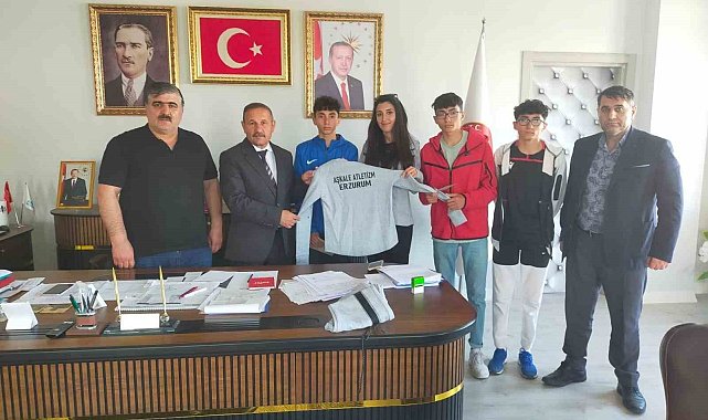 Şampiyonlar ödüllendirildi