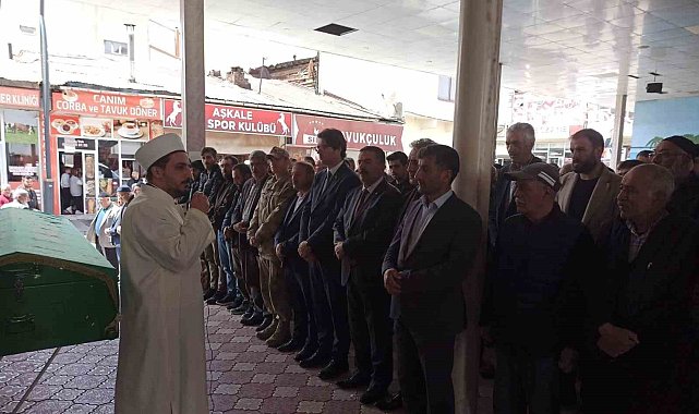 Şehit babasına son görev