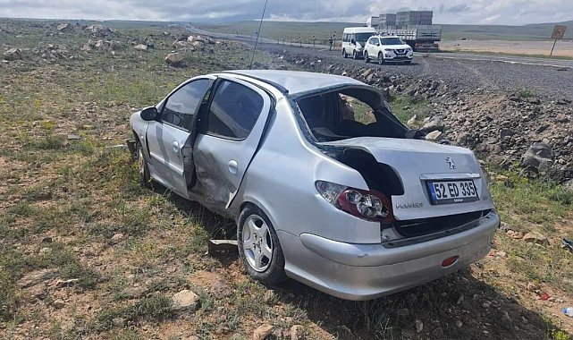 Sınavdan dönen öğretmenler kaza yaptı: 5 yaralı