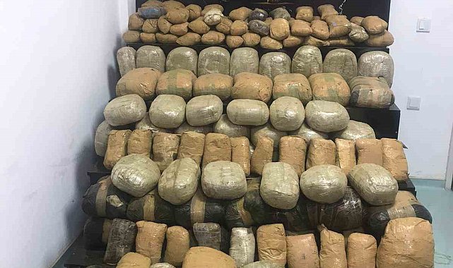 Sınırda 340 kilo esrar ele geçirildi