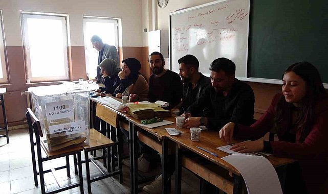 Tatvan'da oy kullanma işlemi başladı