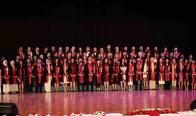 Tıbbiyelilerin mezuniyet coşkusu