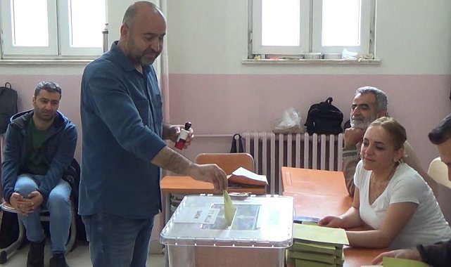 Tunceli'de oy verme işlemi başladı