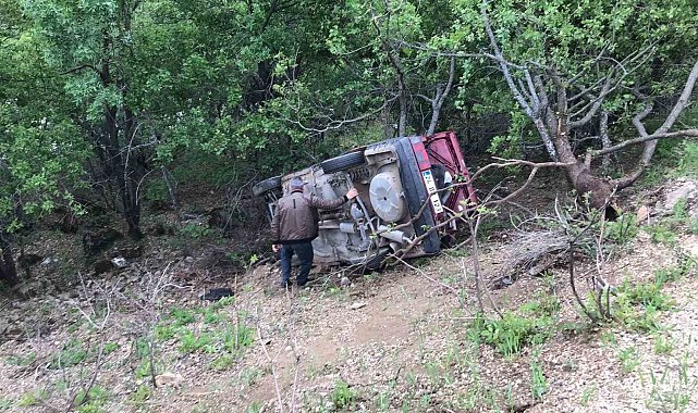 Tunceli'de şarampole devrilen araçtan sürücü sağ kurtuldu