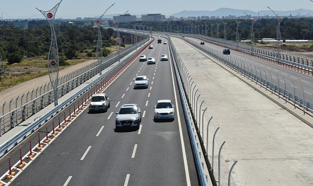 Türkiye'nin en uzun 4'üncü köprüsü Adana'da ulaşımı rahatlattı