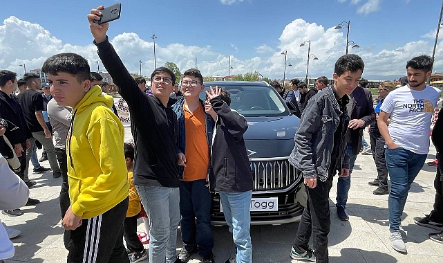 Türkiye'nin yerli otomobili Togg Ağrı'da tanıtıldı