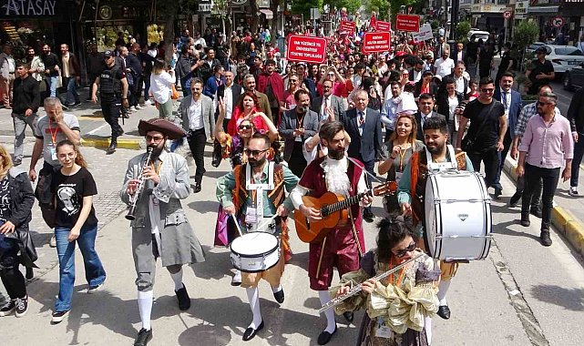Van Akdamar Çocuk ve Gençlik Tiyatroları Şenliği başladı