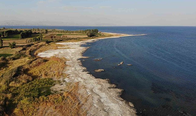 Van Gölü'ndeki çekilmeler ciddi boyuta ulaştı