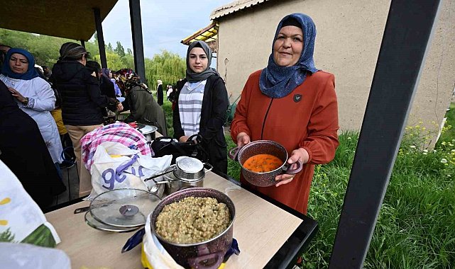 Van'da 'Keledoş' yarışması düzenlendi
