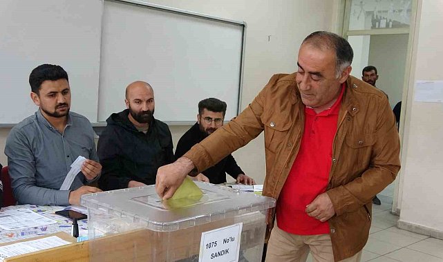 Van'da oy verme işlemi başladı