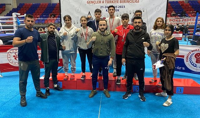 Vanlı boksörlerden büyük başarı