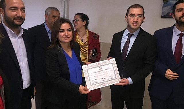 Yeşil Sol Parti Milletvekili Koçyiğit, mazbatasını aldı