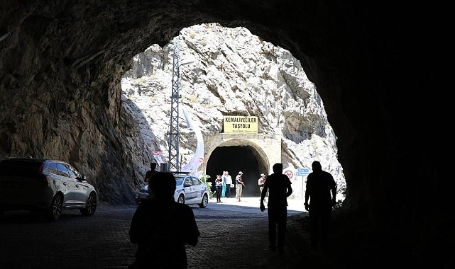 132 yılda tamamlanan Taş yol kaderine terk edildi