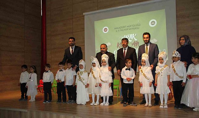 4-6 yaş arası Kur'an kursu öğrencileri hünerlerini gösterdi