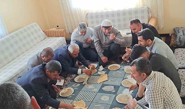 Adilcevaz'da değişmeyen gelenek: Helise yemeği ikramı