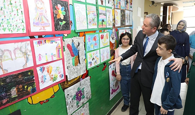 Ağrı'da özel eğitim öğrencilerinin yılsonu calışmaları ilgi odağı oldu