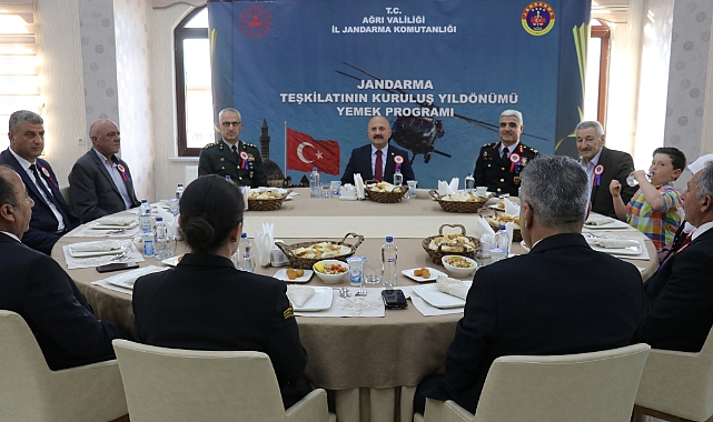 Ağrı'da şehit aileleri ve gaziler yemekte buluştu