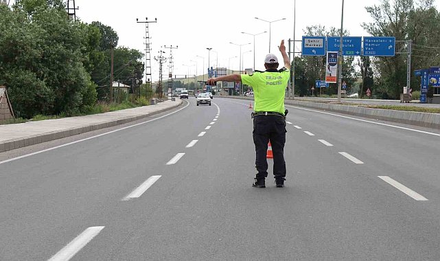 Ağrı'da hava destekli trafik denetimi