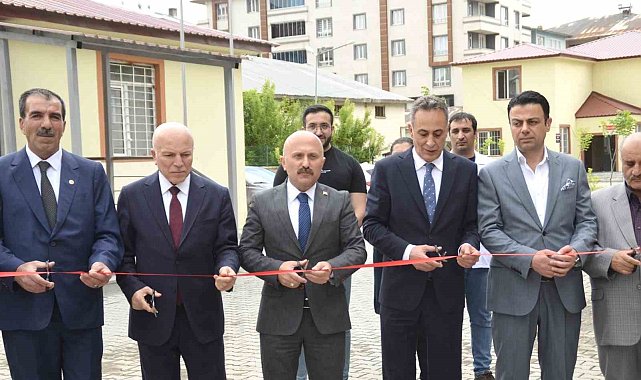 Ağrı'da iki yeni hizmet binası faaliyete geçti