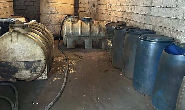 Ağrı'da yüklü miktarda kaçak motorin ele geçirildi