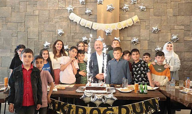 Ağrılı miniklere doğum günü sürprizi