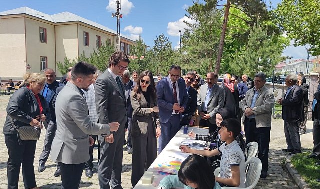 Aşkale'de Halk Eğitim Merkezi'nden yıl sonu sergisi