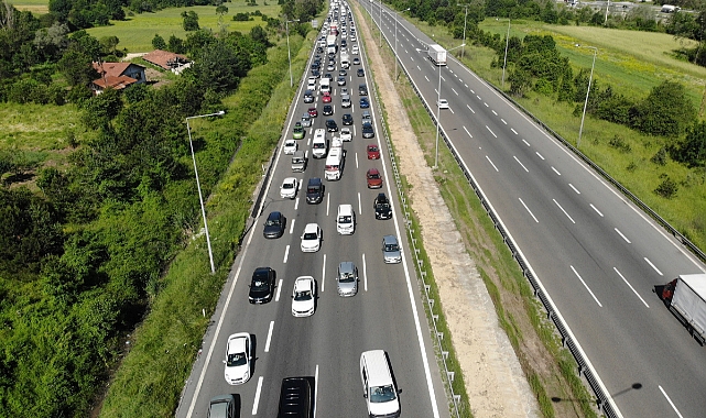 Bayram tatili için yollara akın ettiler