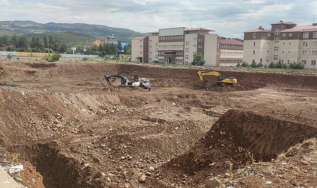 Bingöl'deki 500 yataklı devlet hastanesi kazı çalışmaları devam ediyor