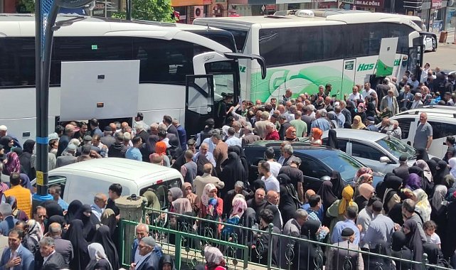 Bingöl'den kutsal topraklara gidecek ilk hac kafilesi uğurlandı