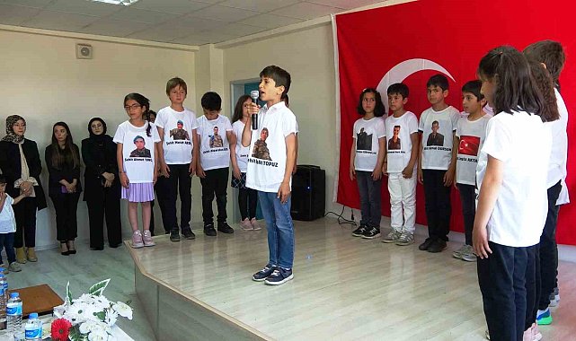 Bitlis'te 110 bin öğrenci karne heyecanı yaşadı