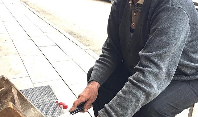 Çark taşı ile bıçakları biliyor