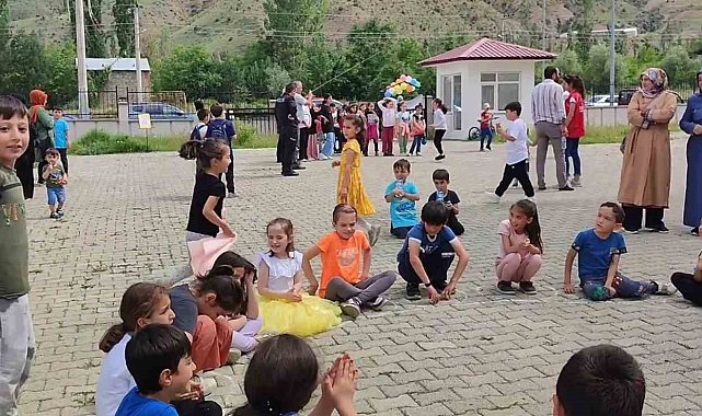 Çocuklar eski oyunlarla eğlendi