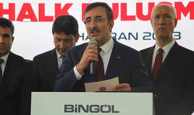 Cumhurbaşkanı Yardımcısı Yılmaz: "İnsanların başörtüsü ile uğraşan zihniyeti gündemimizden kaldırdık"