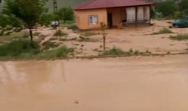 Darende'de sağanak yağış etkili oldu