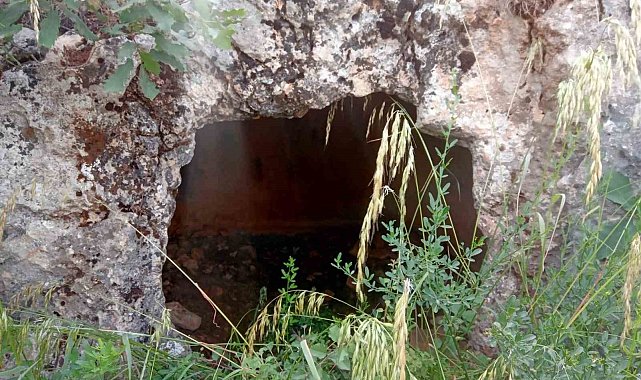 Definecilerin talan ettiği kaya mezarları turizme kazandırılmayı bekliyor