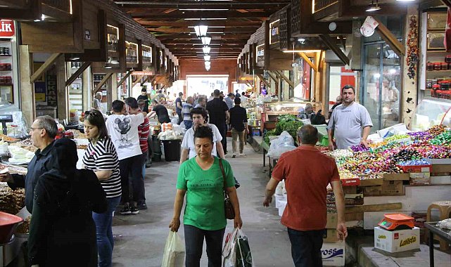 Elazığ Kapalı Çarşıda Kurban Bayramı yoğunluğu