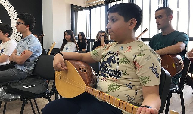 Elazığ'da bağlama kursları devam ediyor