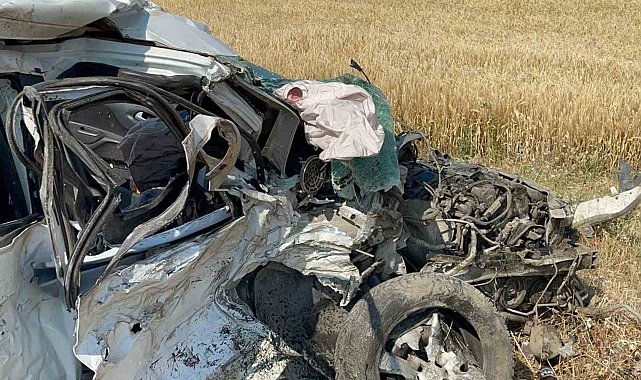 Elazığ'da otomobil ile cip kafa kafaya çarpıştı: 1 ölü, 5 yaralı