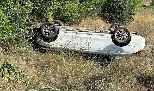 Elazığ'da otomobil tarlaya uçup ters döndü: 4 yaralı