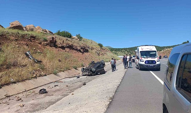 Elazığ'da otomobil ters döndü: 1'i ağır 3 yaralı