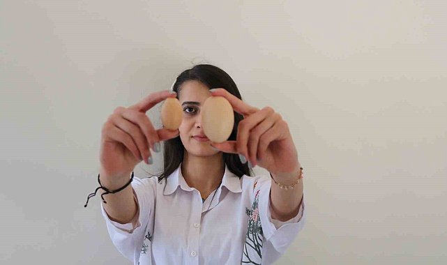 Elazığ'da tavuğun yaptığı mini yumurta şaşırttı