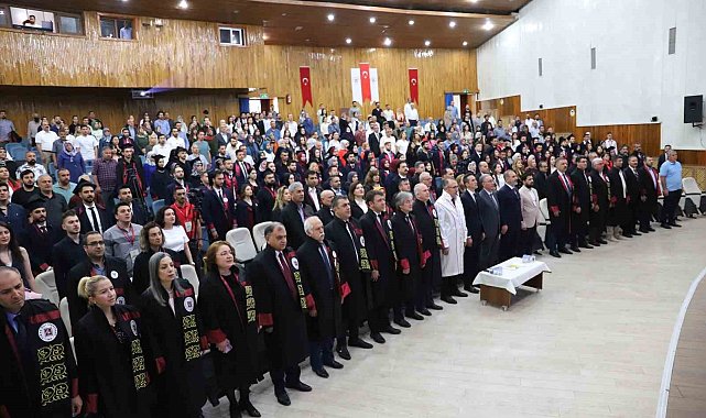 Elazığ'daki mezuniyet töreninde gözyaşları sel oldu