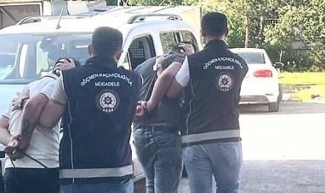 Erzincan'da göçmen kaçakçısı 2 kişi tutuklandı