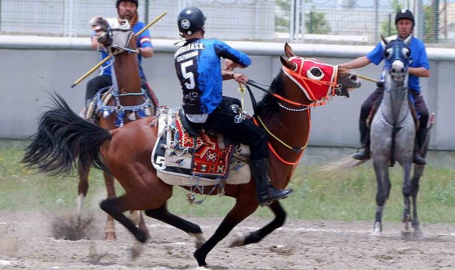 Erzurum'da atlı cirit heyecanı